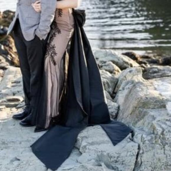 Dramatic Black Catrine Bow Sash from Anthropologie (SOLD OUT) - Picture 2 of 3